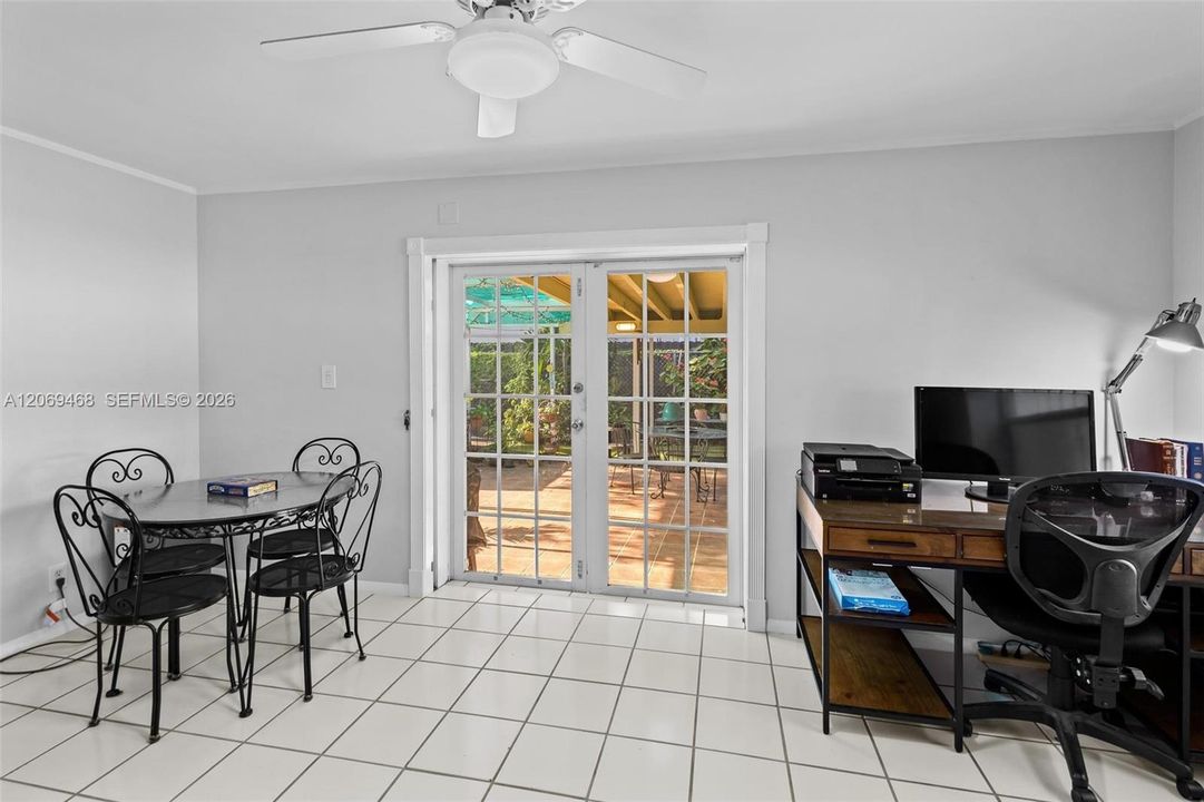 For Sale: $945,000 (3 beds, 2 baths, 1772 Square Feet)