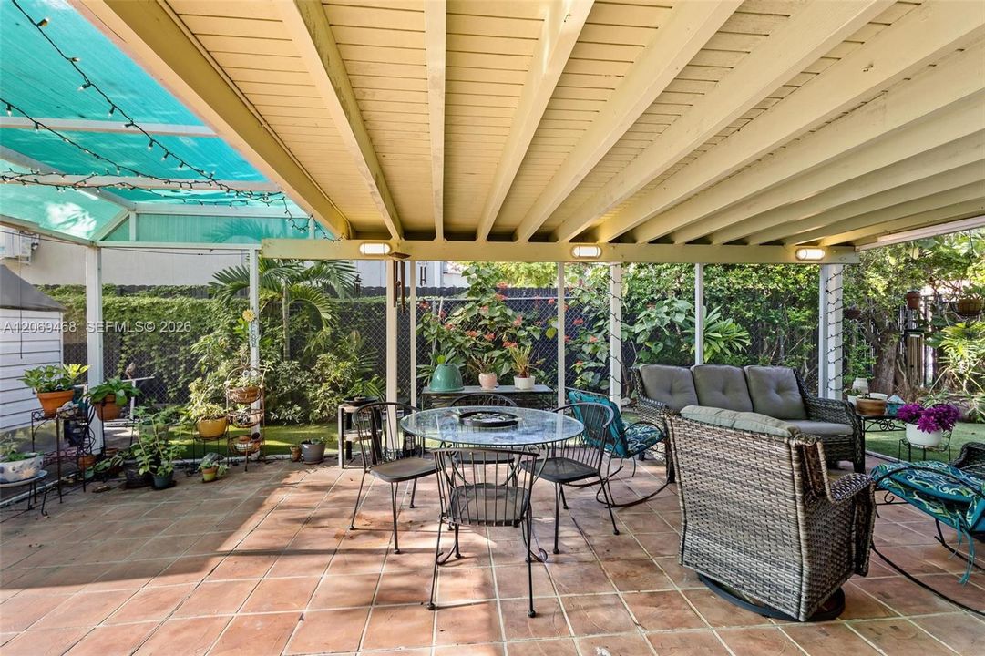 For Sale: $945,000 (3 beds, 2 baths, 1772 Square Feet)