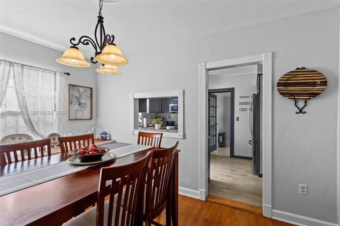 For Sale: $945,000 (3 beds, 2 baths, 1772 Square Feet)