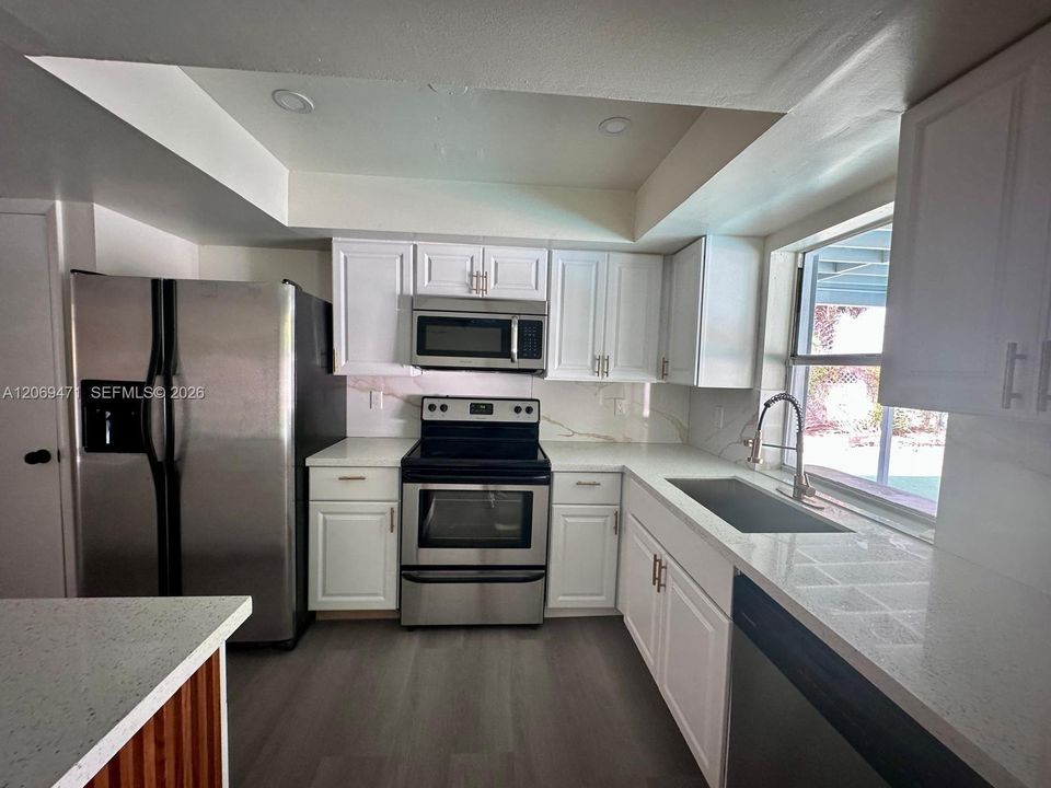 For Rent: $3,600 (3 beds, 2 baths, 1306 Square Feet)