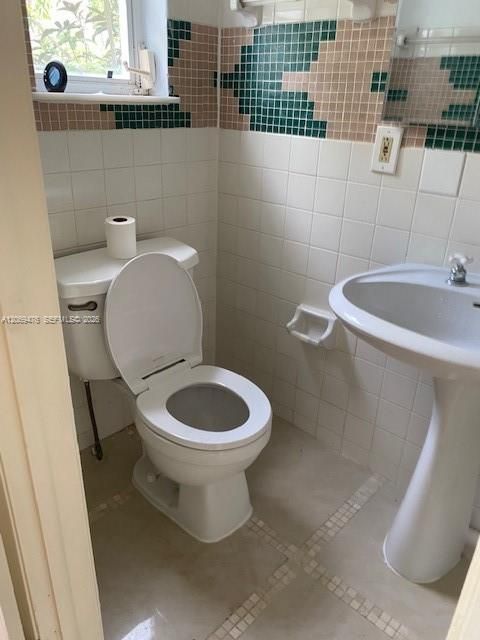 На продажу: $189,000 (1 спален, 1 ванн, 450 Квадратных фут)