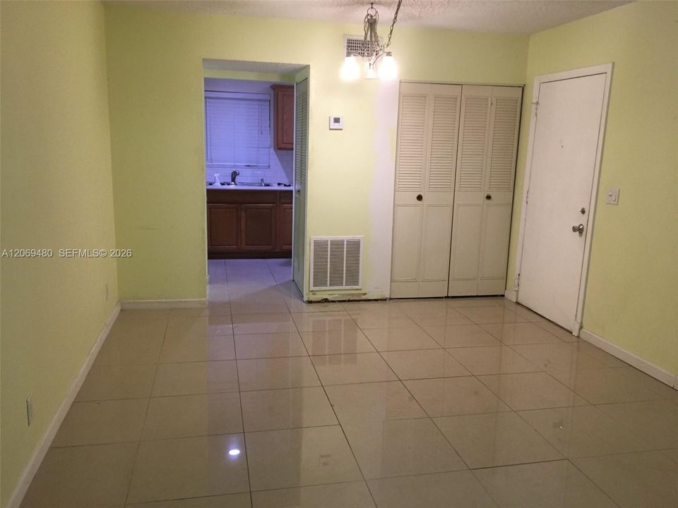В аренду: $1,400 (1 спален, 1 ванн, 600 Квадратных фут)