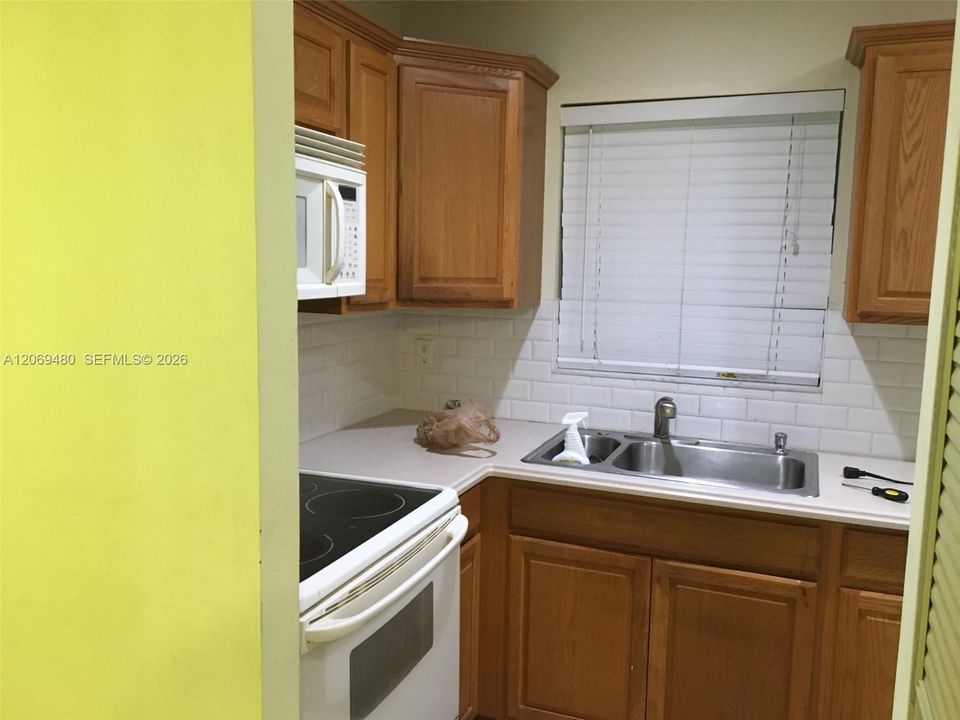 В аренду: $1,400 (1 спален, 1 ванн, 600 Квадратных фут)