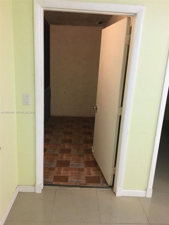В аренду: $1,400 (1 спален, 1 ванн, 600 Квадратных фут)