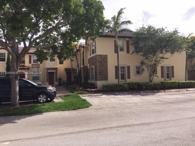 For Rent: $1,900 (3 beds, 2 baths, 1379 Square Feet)