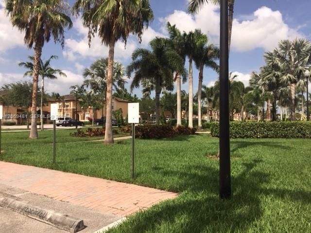 For Rent: $1,900 (3 beds, 2 baths, 1379 Square Feet)