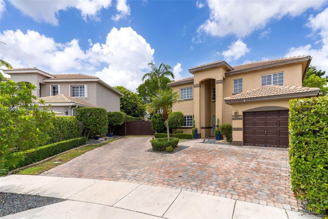 For Sale: $679,000 (3 beds, 2 baths, 1774 Square Feet)