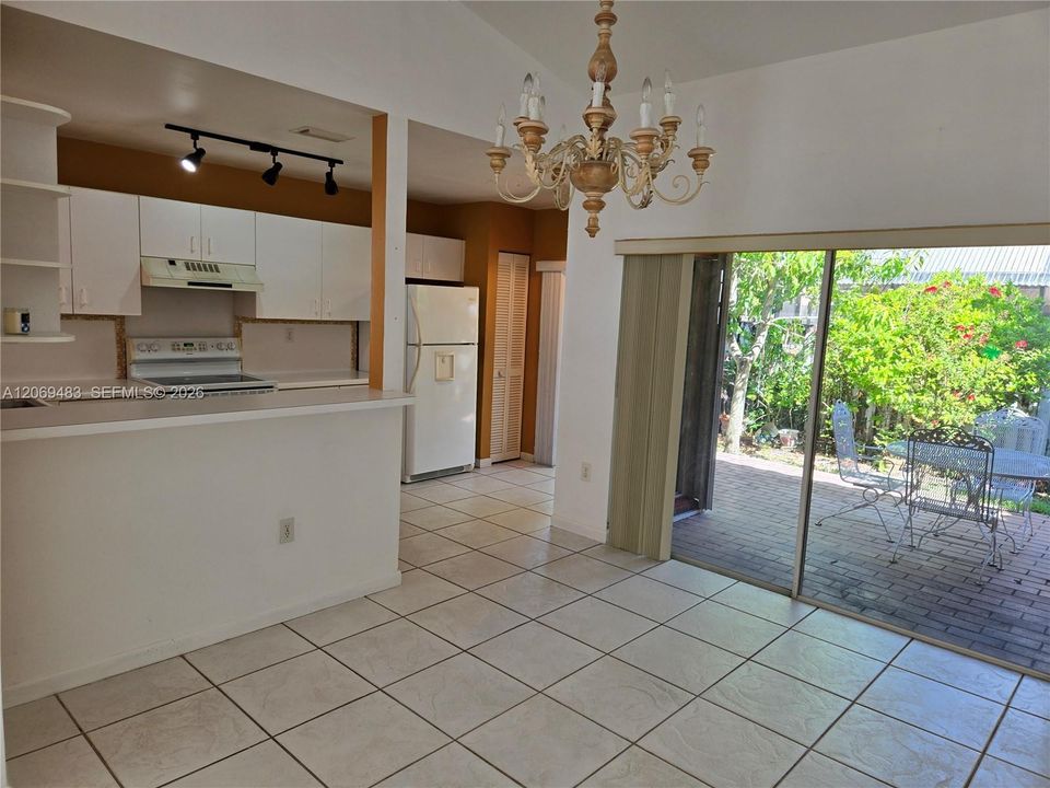 For Sale: $595,000 (3 beds, 2 baths, 1392 Square Feet)