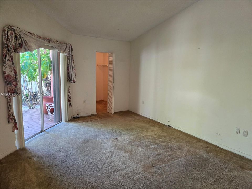 For Sale: $595,000 (3 beds, 2 baths, 1392 Square Feet)
