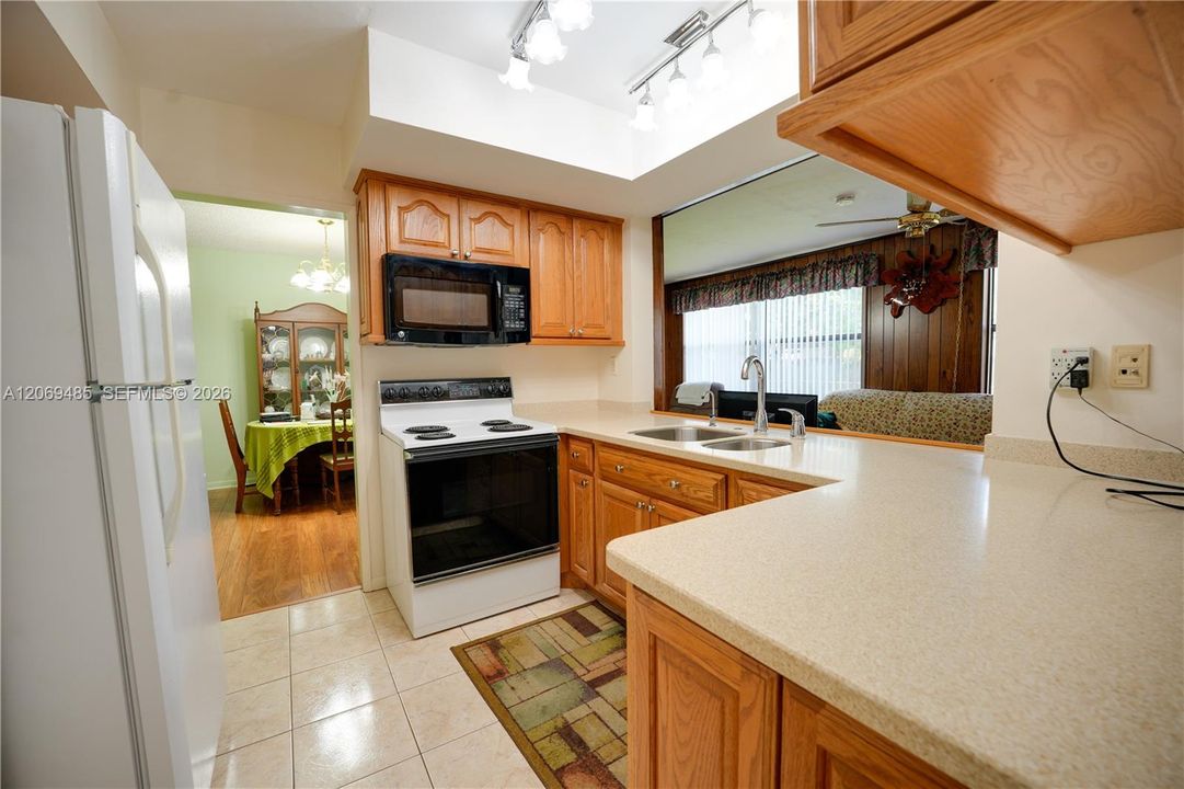 For Sale: $449,000 (3 beds, 2 baths, 1483 Square Feet)