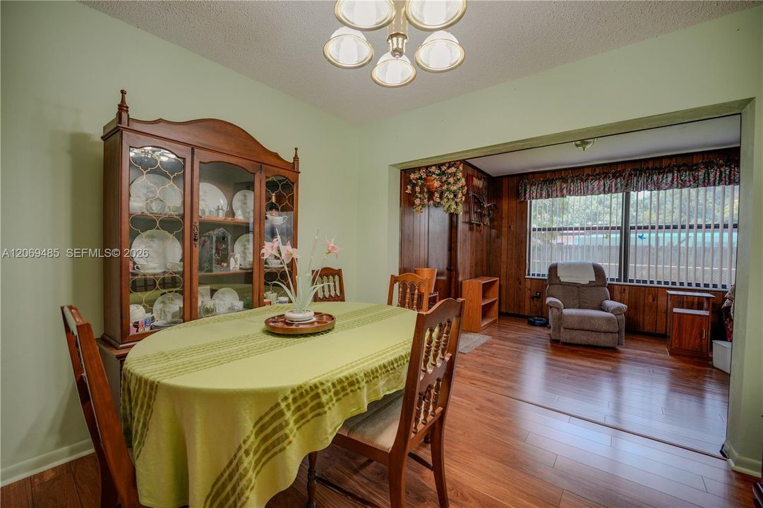 For Sale: $449,000 (3 beds, 2 baths, 1483 Square Feet)