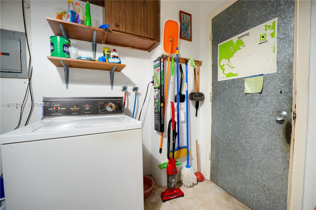 For Sale: $449,000 (3 beds, 2 baths, 1483 Square Feet)