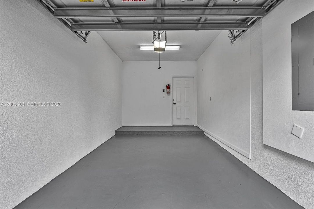 For Sale: $399,900 (2 beds, 2 baths, 1487 Square Feet)