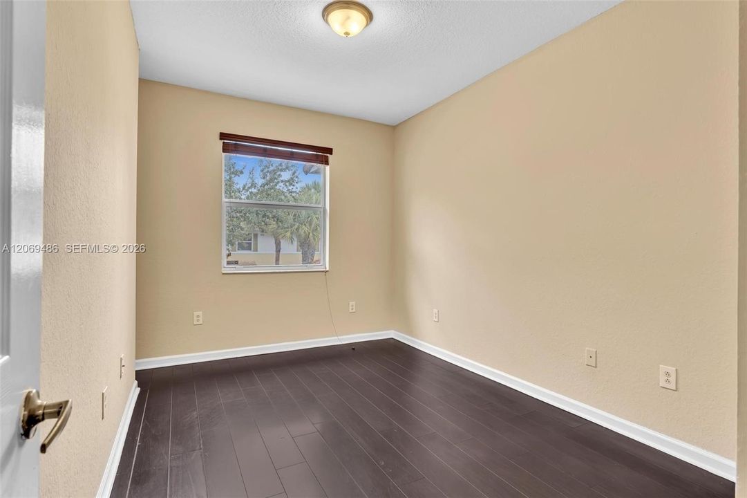For Sale: $399,900 (2 beds, 2 baths, 1487 Square Feet)