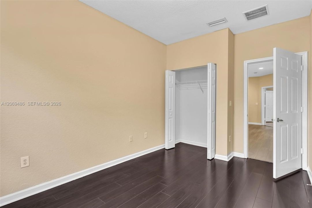 For Sale: $399,900 (2 beds, 2 baths, 1487 Square Feet)