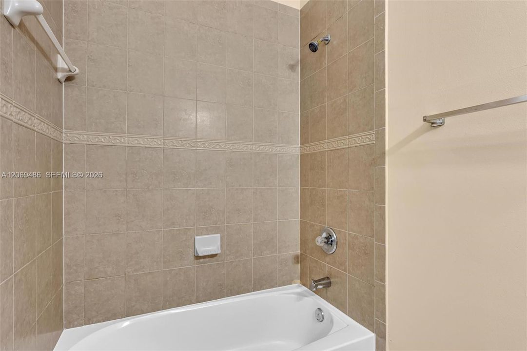 For Sale: $399,900 (2 beds, 2 baths, 1487 Square Feet)