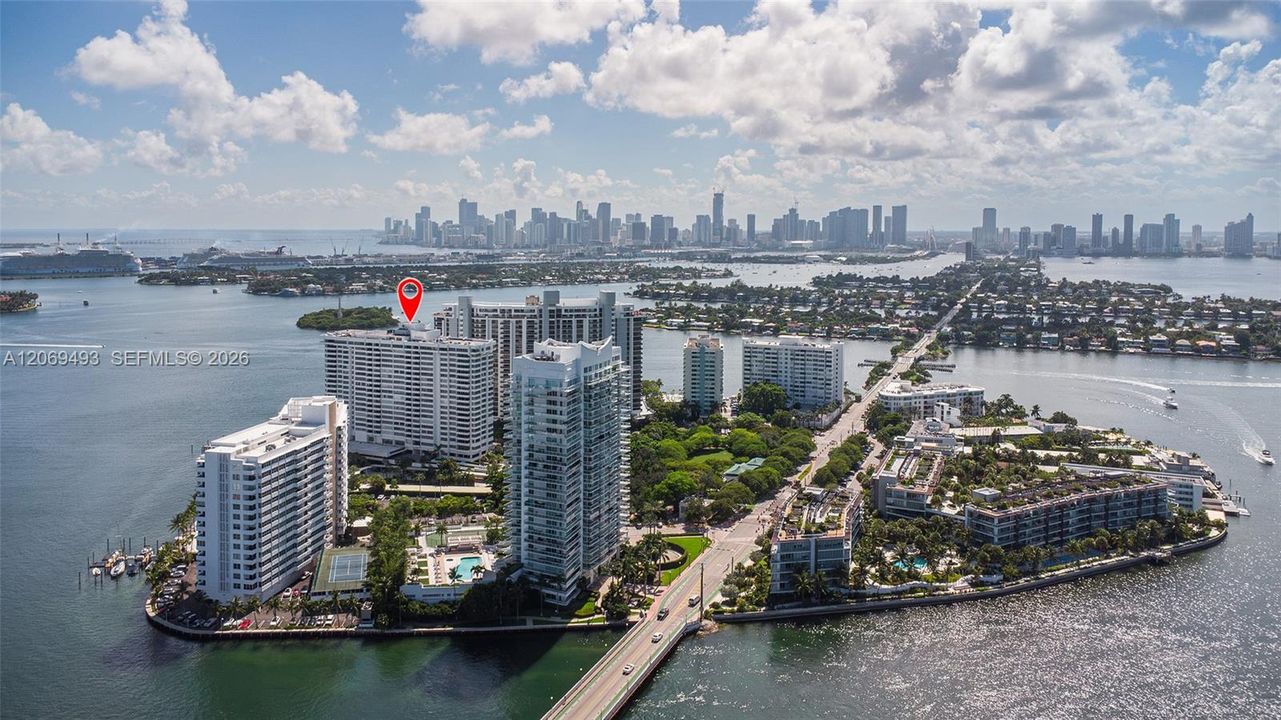 For Sale: $875,000 (2 beds, 2 baths, 1238 Square Feet)