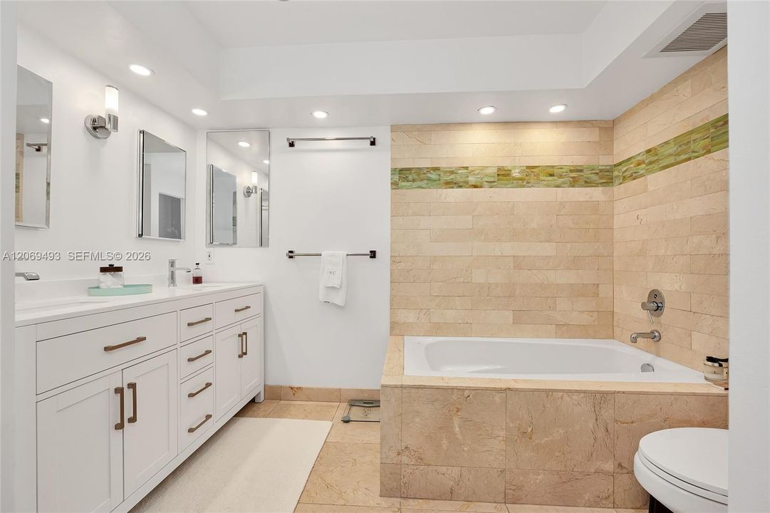 For Sale: $875,000 (2 beds, 2 baths, 1238 Square Feet)
