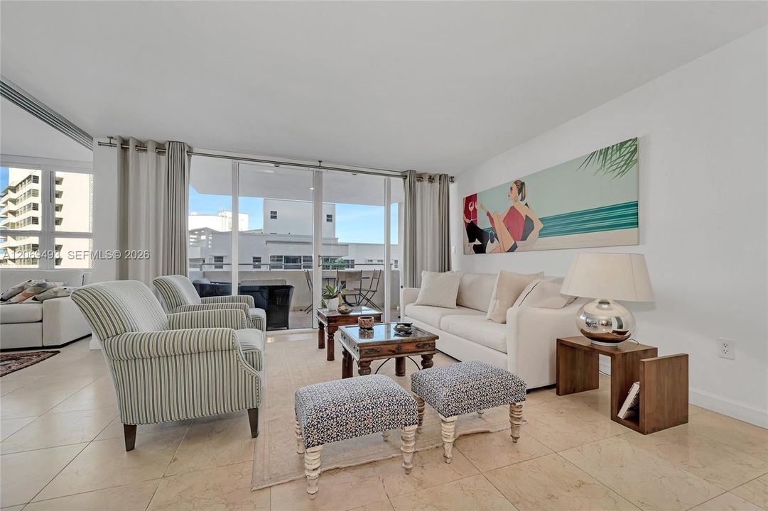 For Sale: $875,000 (2 beds, 2 baths, 1238 Square Feet)