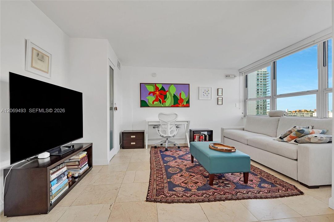 For Sale: $875,000 (2 beds, 2 baths, 1238 Square Feet)