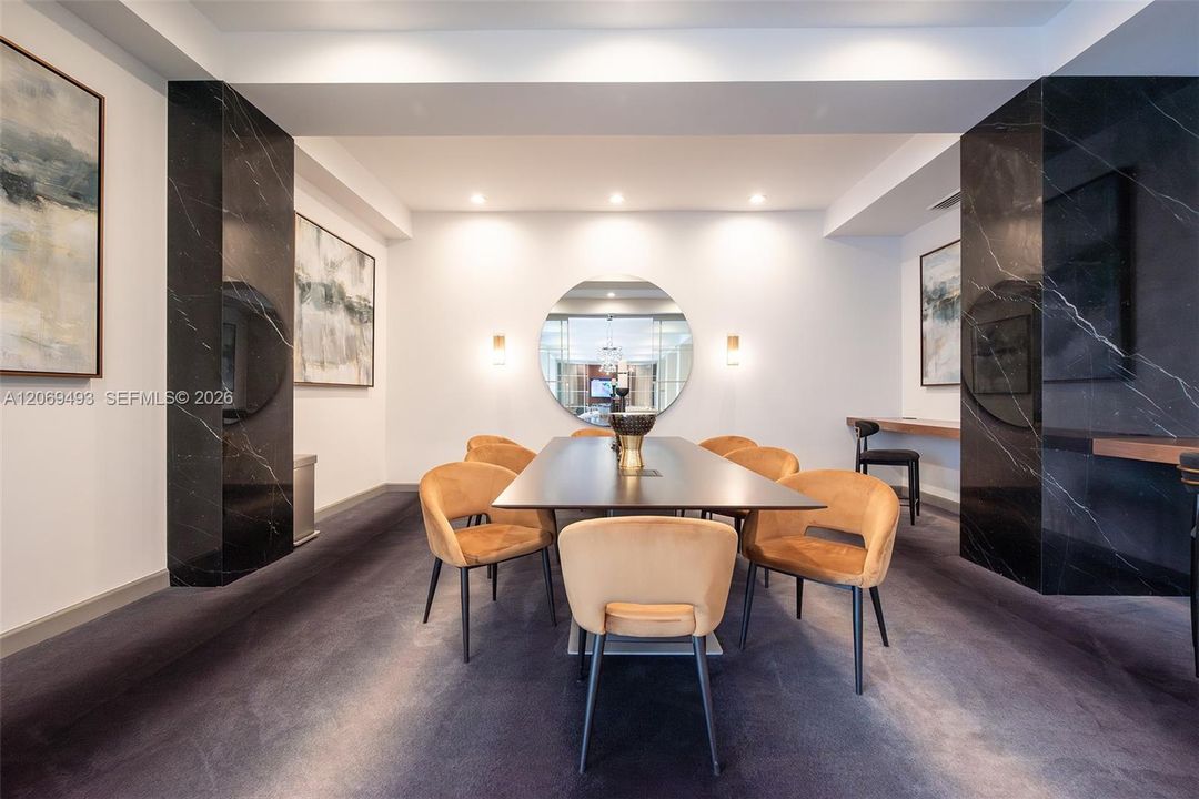 For Sale: $875,000 (2 beds, 2 baths, 1238 Square Feet)