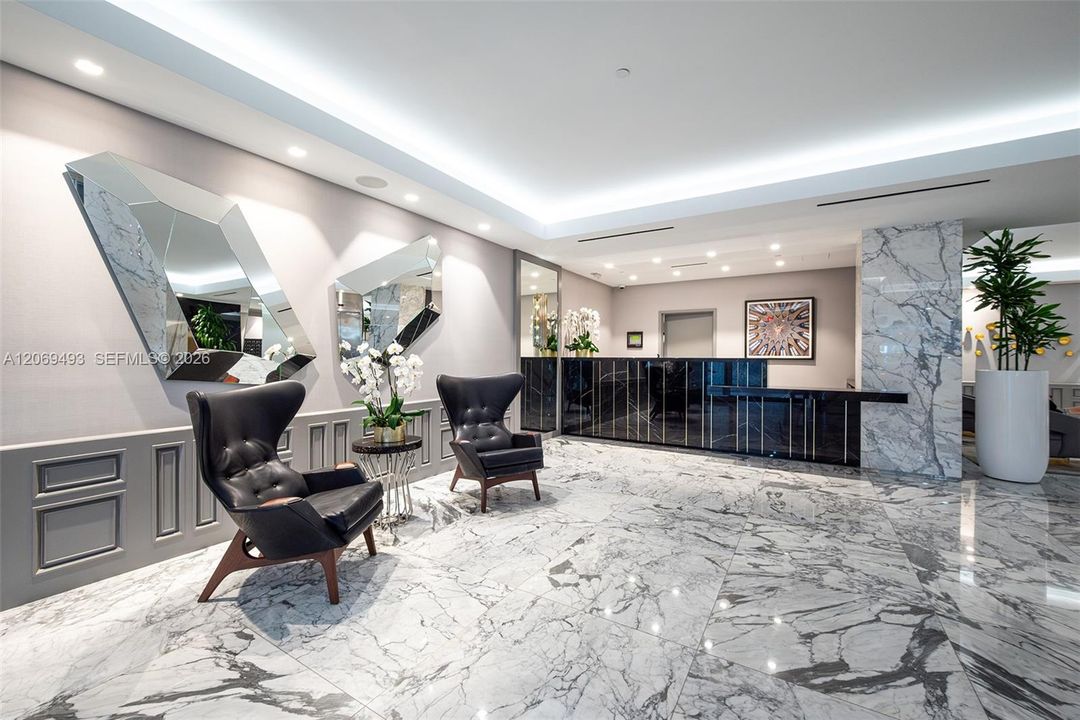 For Sale: $875,000 (2 beds, 2 baths, 1238 Square Feet)