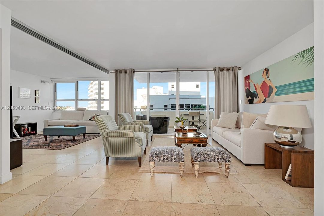 For Sale: $875,000 (2 beds, 2 baths, 1238 Square Feet)