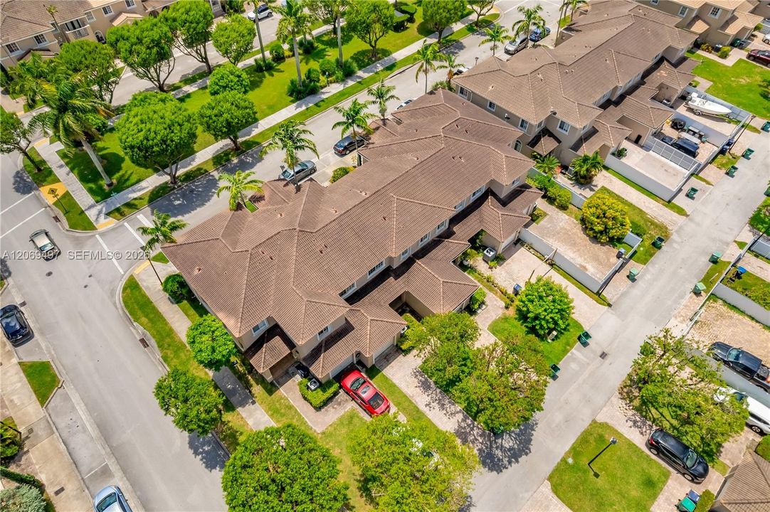 For Sale: $339,000 (2 beds, 2 baths, 1408 Square Feet)