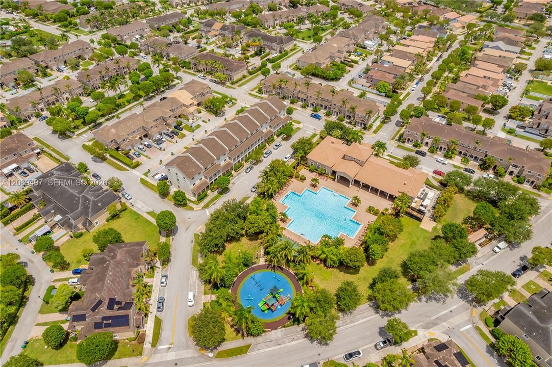 For Sale: $339,000 (2 beds, 2 baths, 1408 Square Feet)