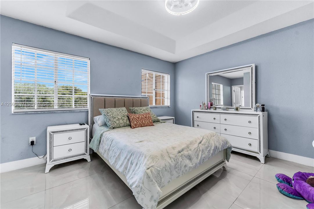 For Sale: $339,000 (2 beds, 2 baths, 1408 Square Feet)