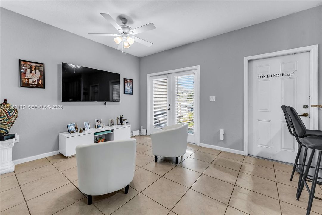 For Sale: $339,000 (2 beds, 2 baths, 1408 Square Feet)
