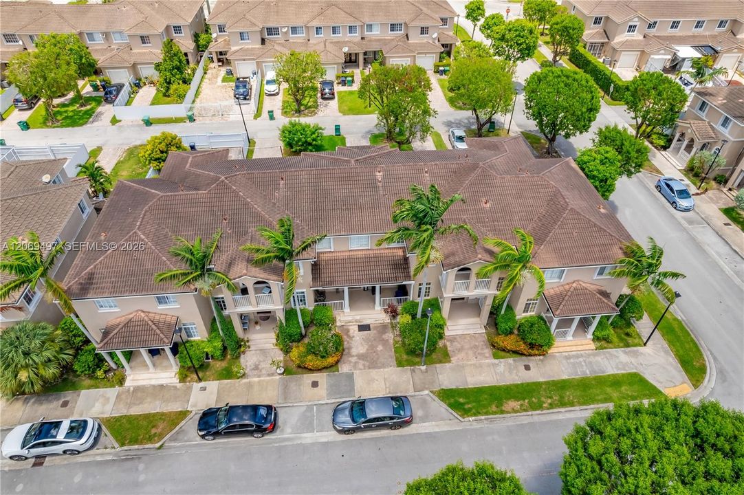 For Sale: $339,000 (2 beds, 2 baths, 1408 Square Feet)
