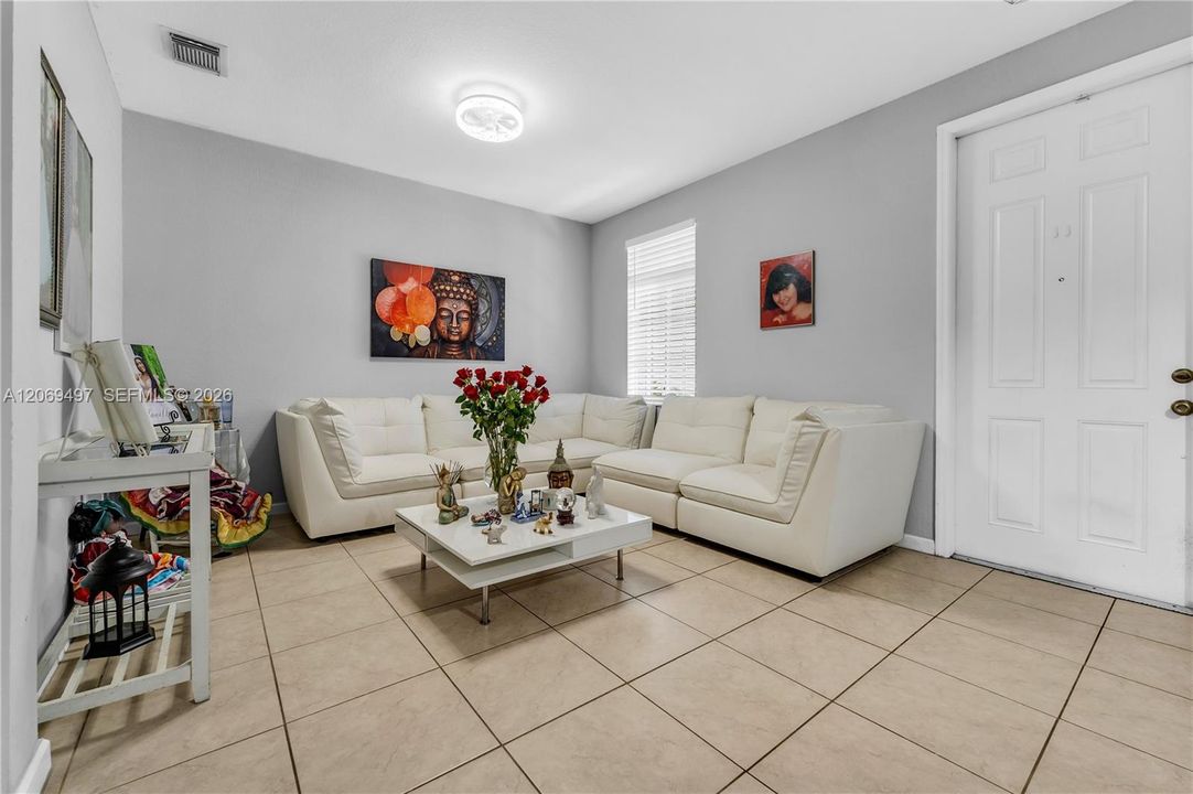 For Sale: $339,000 (2 beds, 2 baths, 1408 Square Feet)