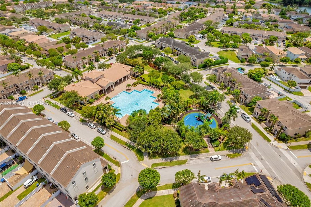 For Sale: $339,000 (2 beds, 2 baths, 1408 Square Feet)