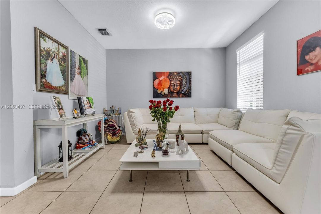 For Sale: $339,000 (2 beds, 2 baths, 1408 Square Feet)