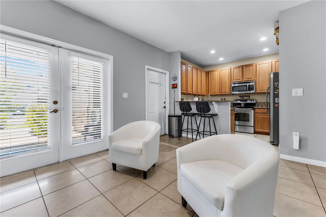 For Sale: $339,000 (2 beds, 2 baths, 1408 Square Feet)