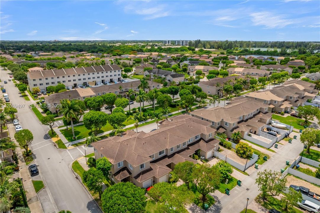 For Sale: $339,000 (2 beds, 2 baths, 1408 Square Feet)