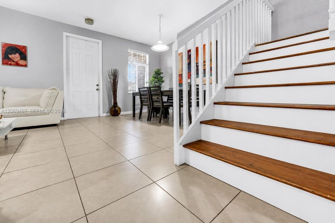 For Sale: $339,000 (2 beds, 2 baths, 1408 Square Feet)