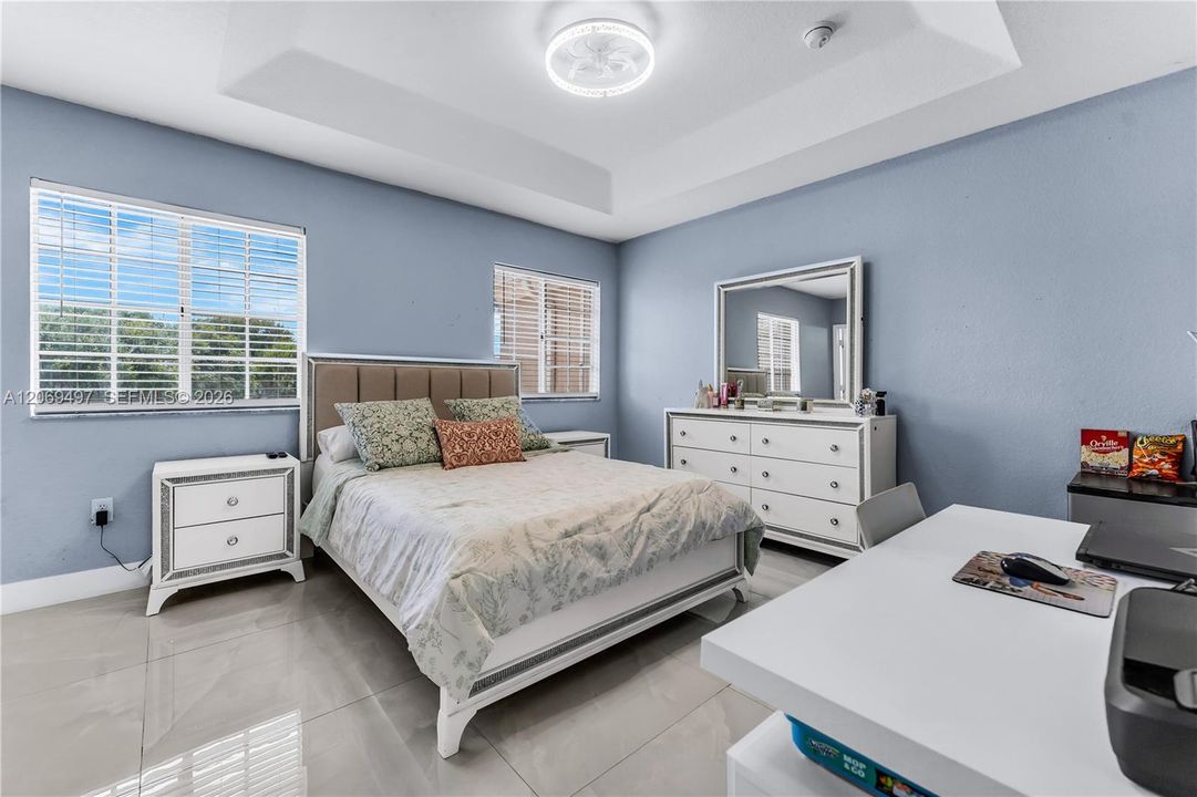 For Sale: $339,000 (2 beds, 2 baths, 1408 Square Feet)
