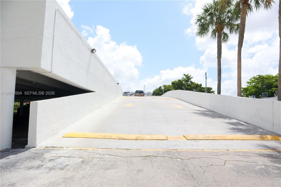 For Sale: $325,000 (2 beds, 2 baths, 1248 Square Feet)