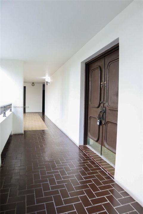 For Sale: $325,000 (2 beds, 2 baths, 1248 Square Feet)