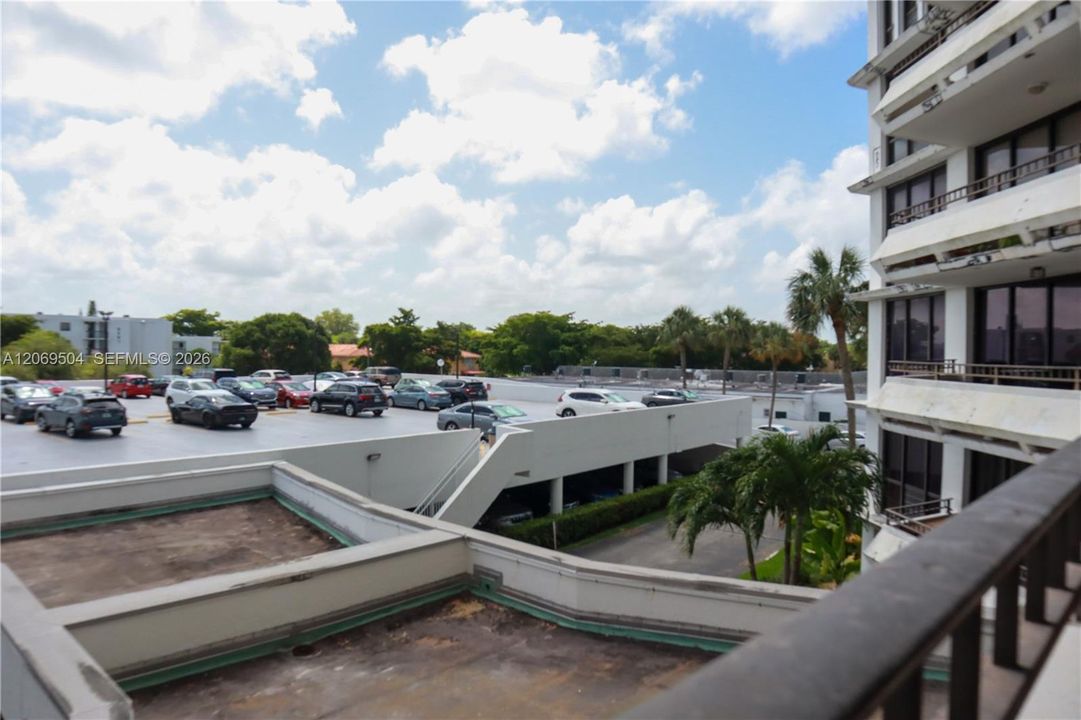For Sale: $325,000 (2 beds, 2 baths, 1248 Square Feet)