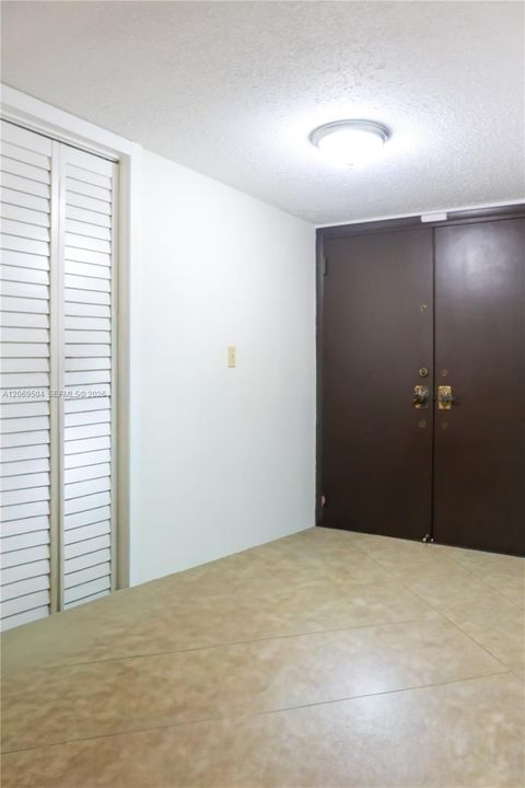For Sale: $325,000 (2 beds, 2 baths, 1248 Square Feet)