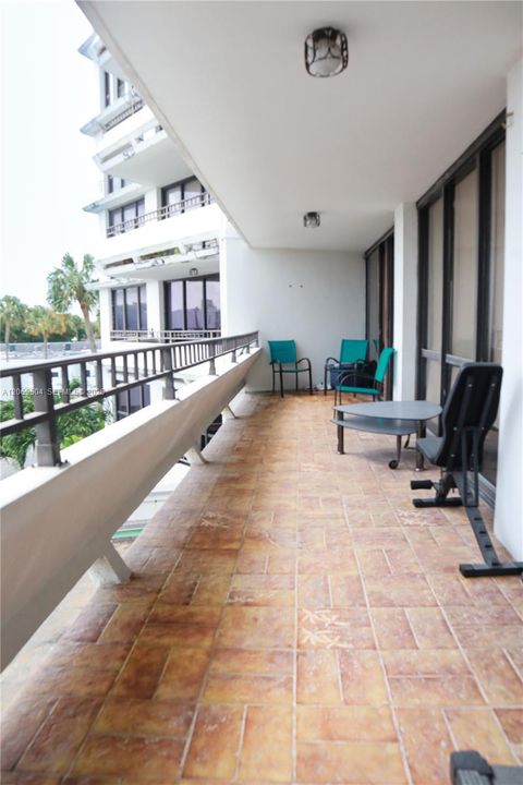 For Sale: $325,000 (2 beds, 2 baths, 1248 Square Feet)