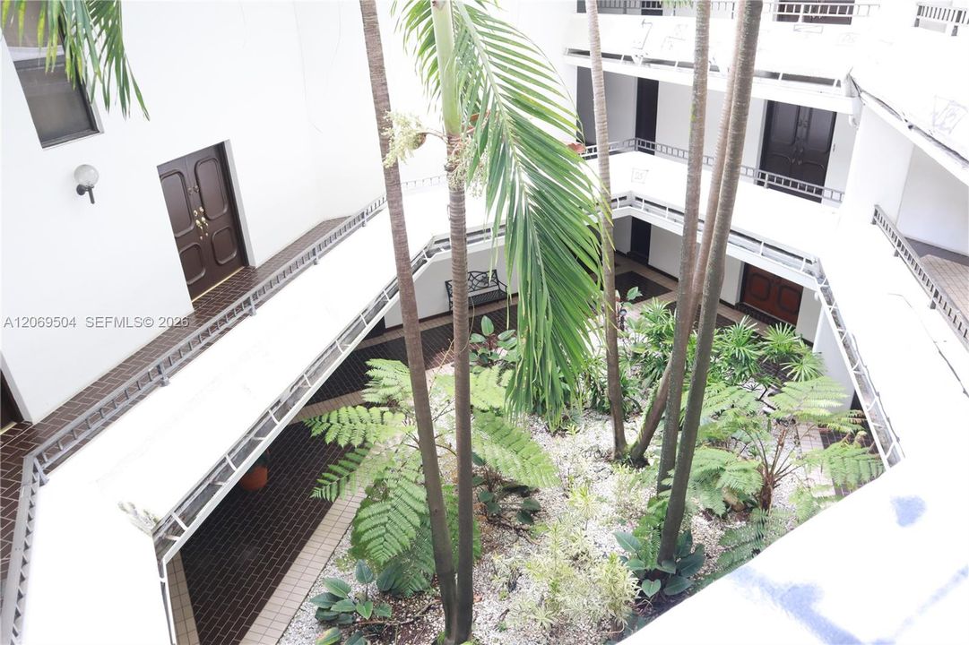 For Sale: $325,000 (2 beds, 2 baths, 1248 Square Feet)