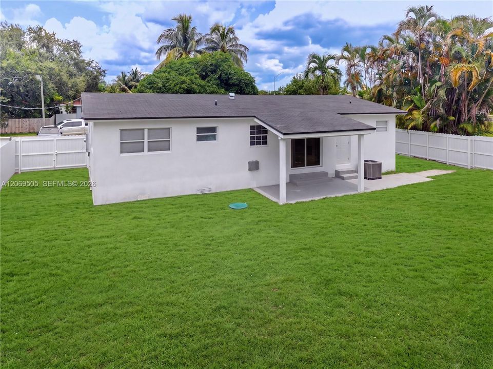 For Sale: $615,000 (3 beds, 2 baths, 1248 Square Feet)