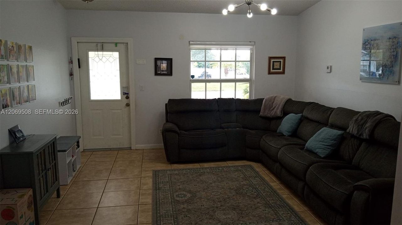En Renta: $3,600 (3 camas, 2 baños, 1410 Pies cuadrados)