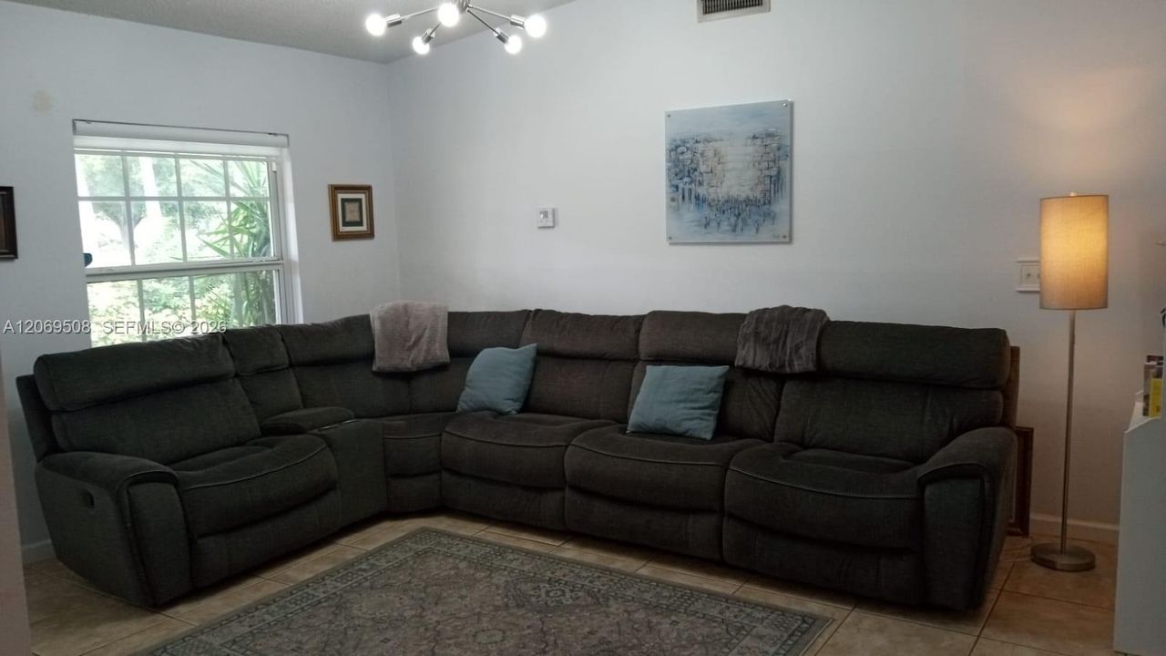 En Renta: $3,600 (3 camas, 2 baños, 1410 Pies cuadrados)