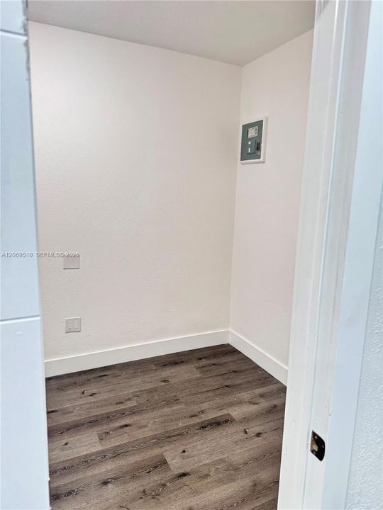 For Rent: $1,500 (2 beds, 1 baths, 650 Square Feet)