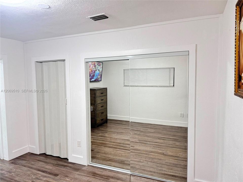 For Rent: $1,500 (2 beds, 1 baths, 650 Square Feet)